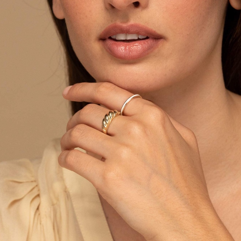 NEW 18K Gold Plated Croissant Dome Twist Rope Ring - Picture 6 of 13